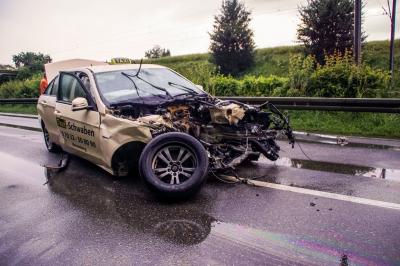 Herrenberg: Schwerer Verkehrsunfall auf der  L1184 - 1 Toter 5 Verletzte